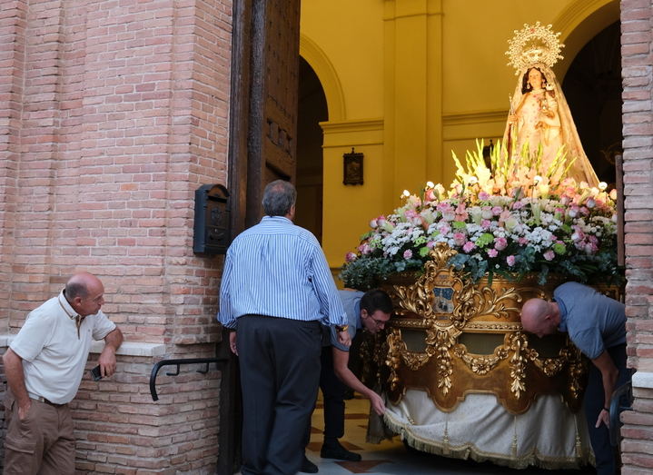 Traslado de la Virgen de la Antigua este lunes en Guadalajara. Foto : EDUARDO BONILLA