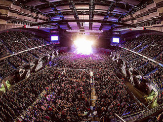 Serrat abarrota el Wizink en el primero de sus tres conciertos en Madrid