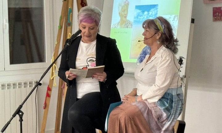 Recital poético de Carmen Niño en la Biblioteca León Gil