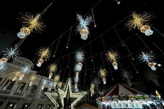 Más de un millón de leds alumbran la Navidad en Guadalajara tras el encendido ornamental realizado desde la Plaza Mayor