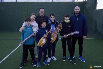 Victor Garc&#237;a y Mario Bravo se alzan con el t&#237;tulo en el II Torneo de Navidad organizado por la Escuela Municipal de P&#225;del de Yunquera de Henares