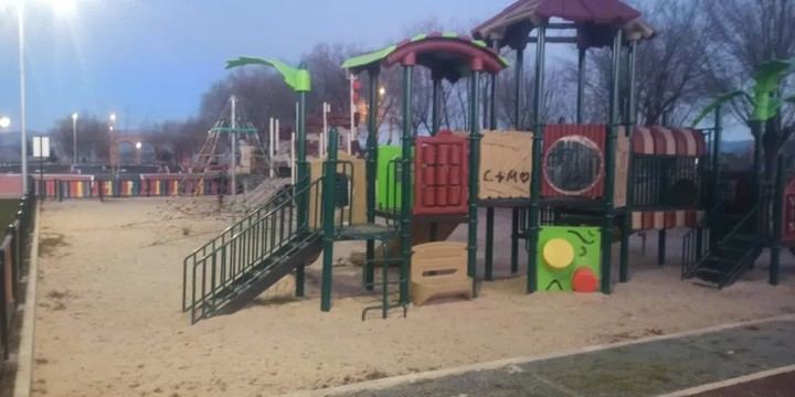 Reparaciones destacadas en parques infantiles y caninos de El Casar