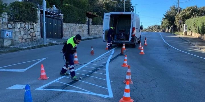 Finaliza el pintado de calles en Las Colinas