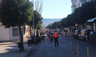 M&#225;s de 400 motos desfilan en la Papanoelada Motera de Cabanillas