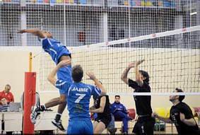 El Seranco Voley Guadalajara se impone al Almoradí, pensando en la fase final de la liga