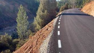 Los populares han denunciado lo peligroso de la carretera de La Mierla, recién concluida por la Diputación.