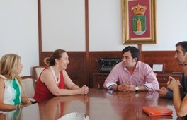 La directora general de Familia visita Cabanillas del Campo para conocer el funcionamiento de sus Servicios Sociales