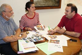 La Concejalía de Festejos comienza a diseñar el desfile de carrozas inaugural de las Ferias 2012 