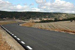 La ejecución de las carreteras provinciales prosigue a buen ritmo 