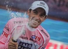 Contador y sus bicicletas recibirán su peso en miel 