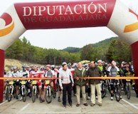 Cerca de 400 ciclistas participaron en la VIII Carrera del Pavo de Chiloeches