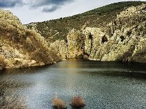 El embalse del Pozo de los Ramos recoge las aguas del Sorbe en un lugar incomparable