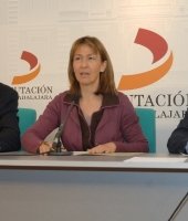 Guarinos reduce la deuda de la Diputación, invertirá más de 11 millones de euros en carreteras y mantendrá el servicio a los municipios 