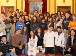 Los alumnos del colegio Maristas conocen el funcionamiento del Ayuntamiento 