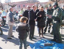 La presidenta de la Diputación y el subdelegado del Gobierno asisten a las demostraciones de la Guardia Civil y los Bomberos en el Naviguad