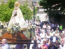 La presidenta de la Diputación participa en las fiestas patronales de Poveda de la Sierra y Mazarete