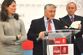 El PSOE dice que Cospedal “se esconde” en el pleno que convocó coincidiendo con la jornada de huelga cuando tocaba hablar de empleo