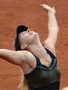 Sharapova toca el cielo en París