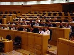 Los senadores salientes cobrarán un finiquito de 8.345 euros y pueden quedarse el ordenador y el móvil 