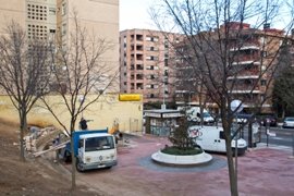 El Ayuntamiento atiende las demandas de los vecinos y arregla la Plaza del Jardinero Mayor Municipal, José Rodríguez