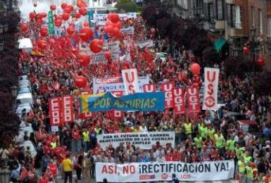 Los sindicatos convocan una huelga en la administración pública regional el próximo 29 de febrero en contra de los recortes de Cospedal