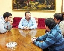 El concejal de Festejos recibe a la nueva directiva de la Federación de Peñas de la capital 