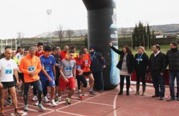 700 corredores participan en la V Carrera del Agua para recoger “Gotas para Níger” 