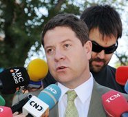 García-Page: ”Cospedal ya no sabe qué hacer para no dar ruedas de prensa en Génova y contestar a las tres preguntas clave que lleva dos meses esquivando” 