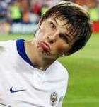 Este hombre se llama Arshavin y es el futbolista mejor pagado de la historia