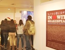 Exposición didáctica : "Enamorados de Shakespeare"