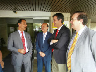 Román saluda en el CAMF al Director General del IMSERSO