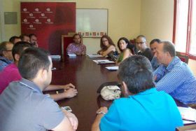 El alcalde de Azuqueca se reúne con el comité de empresa de Bormiolli
