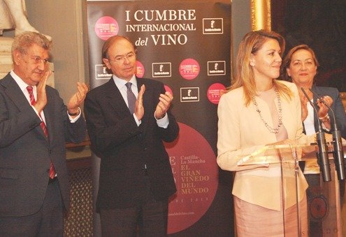 Cospedal: “Castilla-La Mancha es el gran viñedo del mundo en extensión y en calidad”