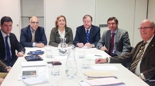 La consejera Soriano impulsa una licencia única de caza con Extremadura y Castilla y León