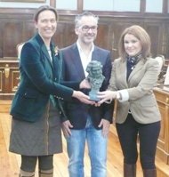 La presidenta de la Diputación Provincial felicita a Pedro Solís por su reciente Goya al Mejor Corto de Animación