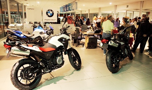  Los asistentes pudieron admirar los nuevos modelos de BMW Motorrad.- Foto : www.eduardobonillaruiz.com