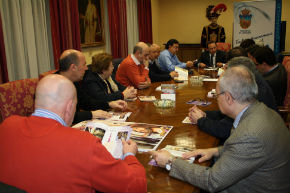 Jaime Carnicero se reúne con las cofradías y hermandades de la capital para preparar la Semana Santa 2014