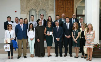 María Dolores Cospedal mantiene un encuentro con los alcaldes de las ciudades teresianas