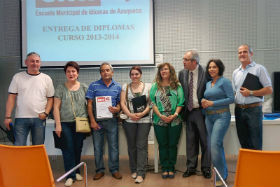 Un momento de la entrega de diplomas de la Escuela Municipal de Idiomas celebrada en el Centro de Ocio. Fotografía: Ayuntamiento de Azuqueca de Henares