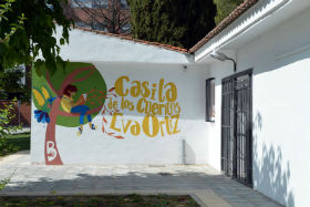 Fachada de la Casita de los Cuentos Eva Ortiz. Fotografía: Álvaro Díaz Villamil / Ayuntamiento de Azuqueca de Henares