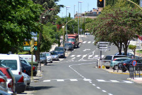 Imagen renovada de la avenida de La Constitución. Fotografía: Álvaro Díaz Villamil/ Ayuntamiento de Azuqueca de Henares