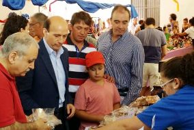 El subdelegado del Gobierno en Guadalajara asiste a la II Feria de El Pobo de Dueñas