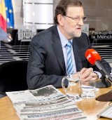 Rajoy medita unir las generales con las locales de mayo de 2015 para aprovechar la crisis del PSOE