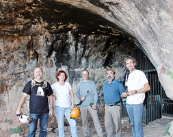 La Cueva de Los Casares recibe al presidente de la Asociación de Cuevas Turísticas Españolas (ACTE) 