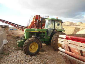 Muere un hombre al volcar su tractor en Corduente