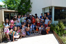 Veintidós niños del campamento urbano de Quer visitaron las instalaciones de GREFA en Majadahonda 