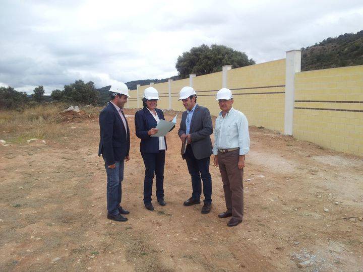 La construcción del nuevo cementerio de Brihuega avanza con ayuda de los planes de obras de la Diputación