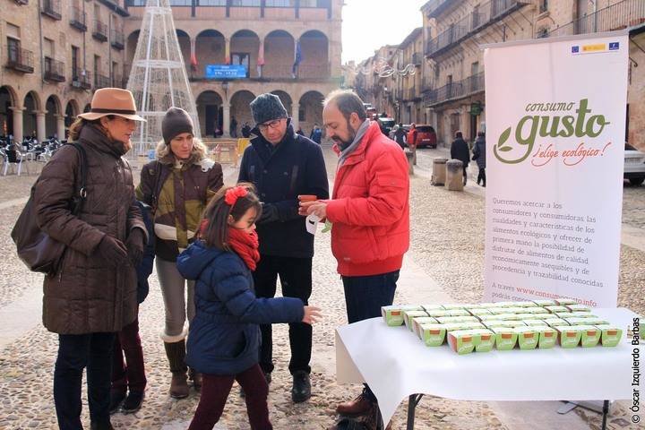 La campaña “Consumo Gusto, Elige Ecológico” culmina con el reparto de semillas en Guadalajara