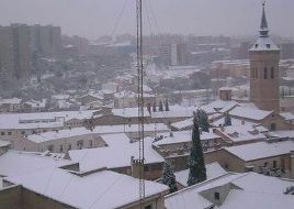 La nieve cae copiosamente sobre Guadalajara capital esta noche de domingo
