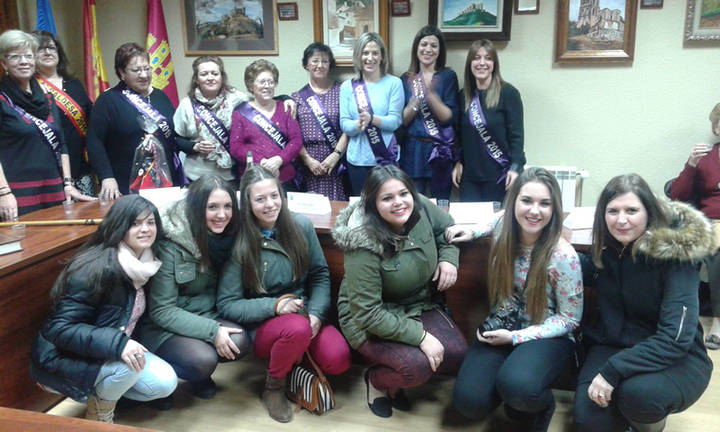 Las mujeres de Santa Águeda de Jadraque desafían al frío y se lucen de alcarreñas, celebrando su fiesta